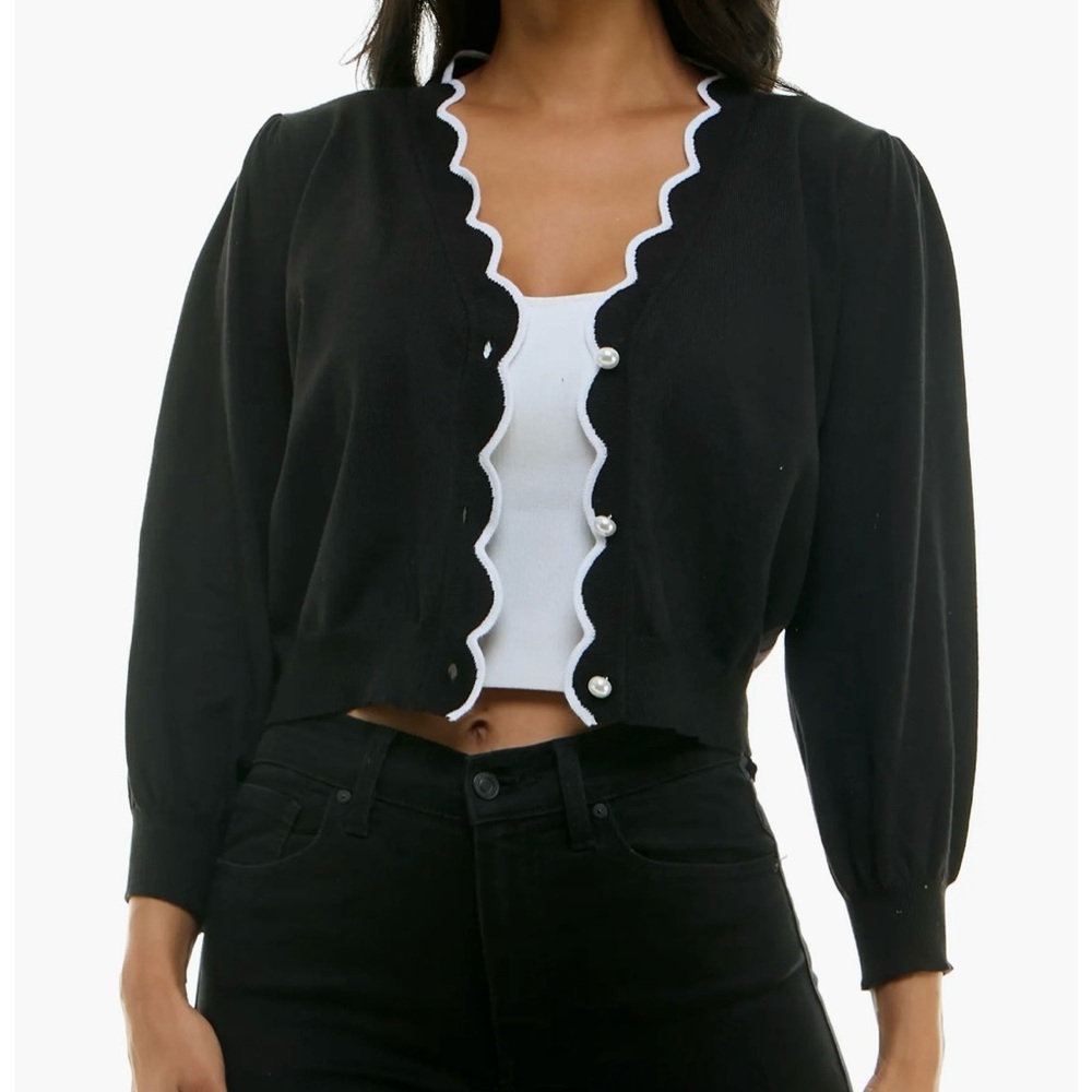 ✨NWT✨ Nina Leonard Black Cardigan with Scalloped White Trim and Pearl Buttons